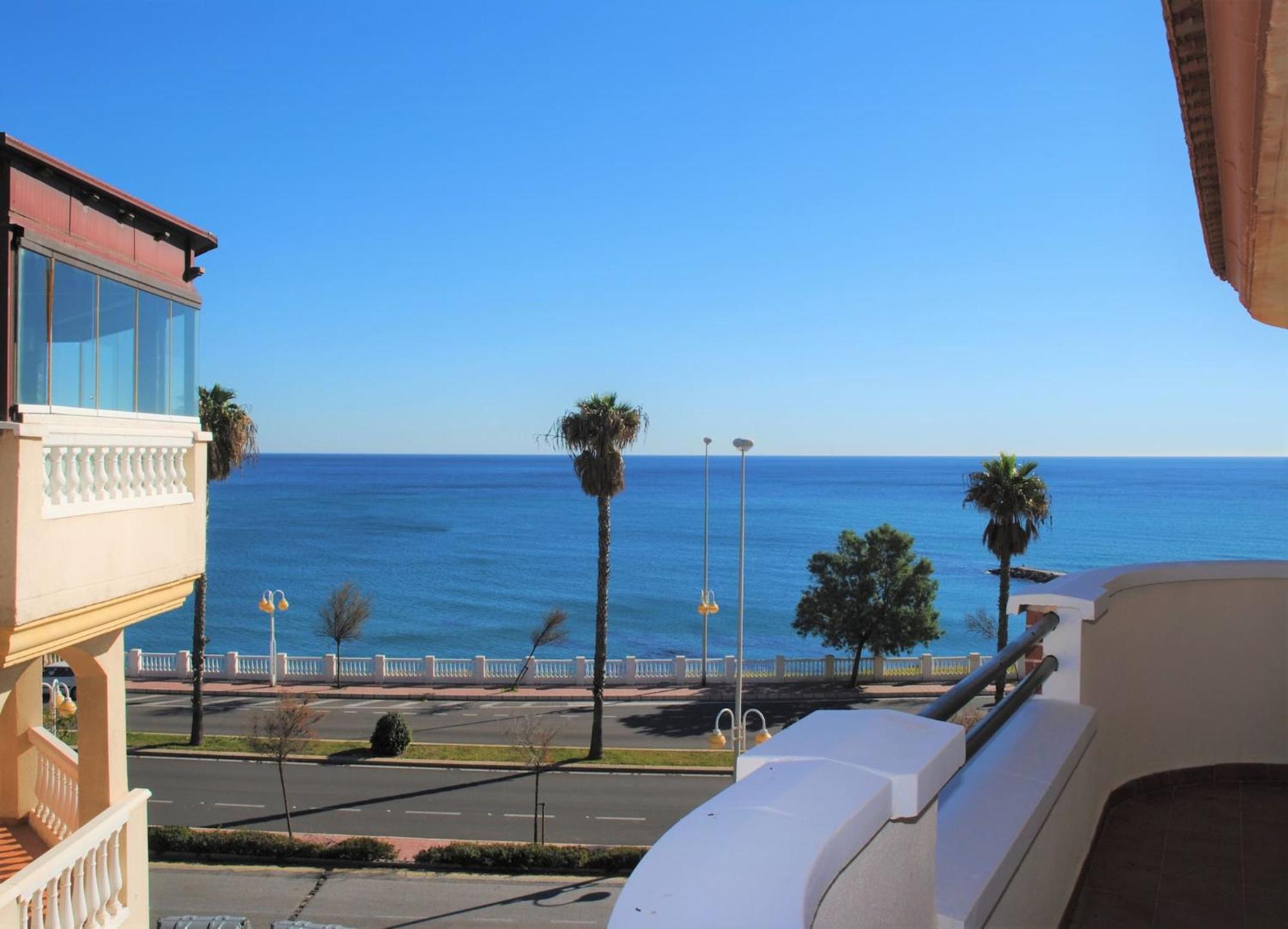 Large With Sea Views & Terrace Apartment